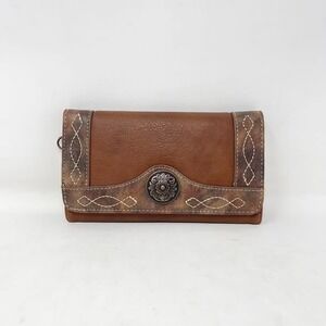 Blazin Roxx Copper Concho Ivy Clutch Wallet Brown Vegan Leather Western Cowgirl